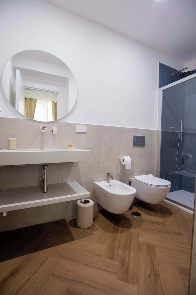 Colosseum Holidays - Luxury 3 Bedroom Apartment