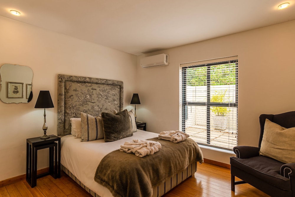The Ivy Apartments
