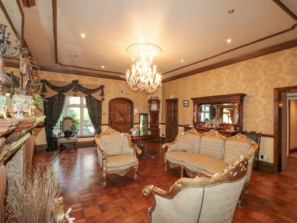 Highcliffe Manor