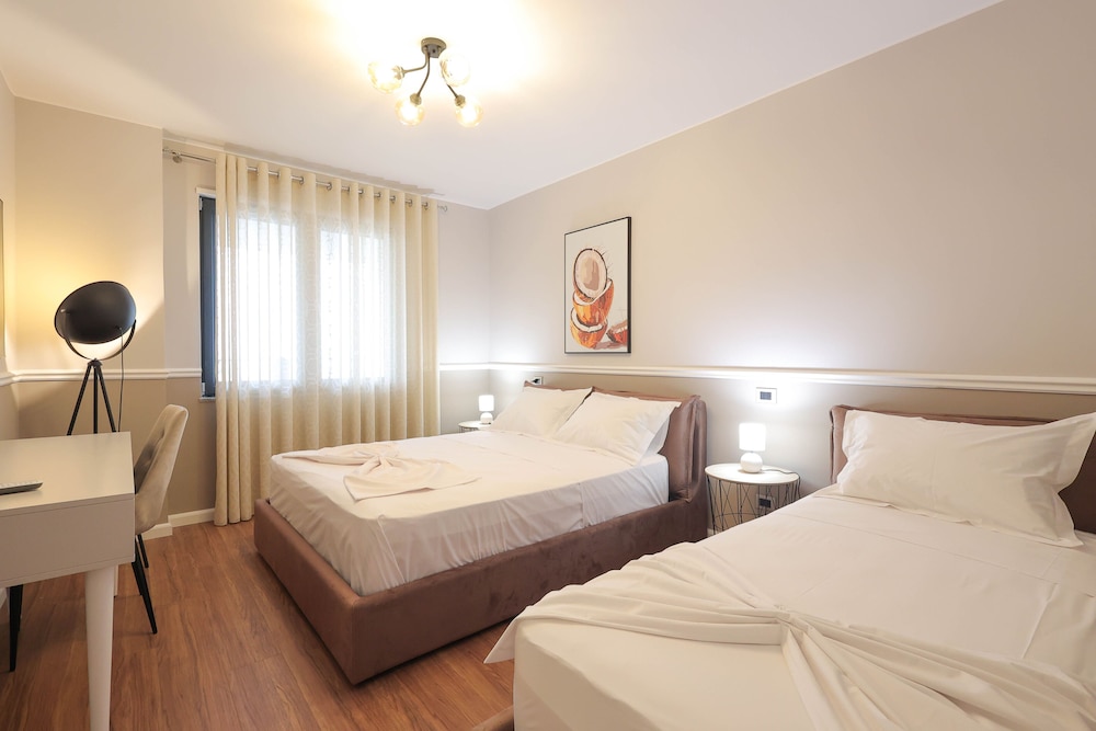 Grandstay Apartments 123