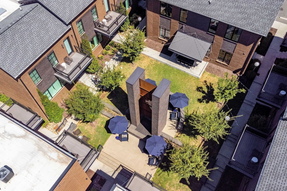 The Magnolia 2 by Avantstay Germantown Balcony