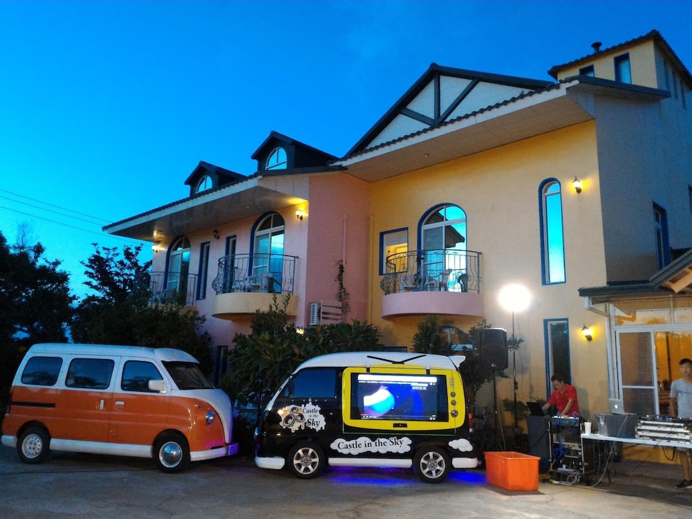 Bohemian Holiday Inn