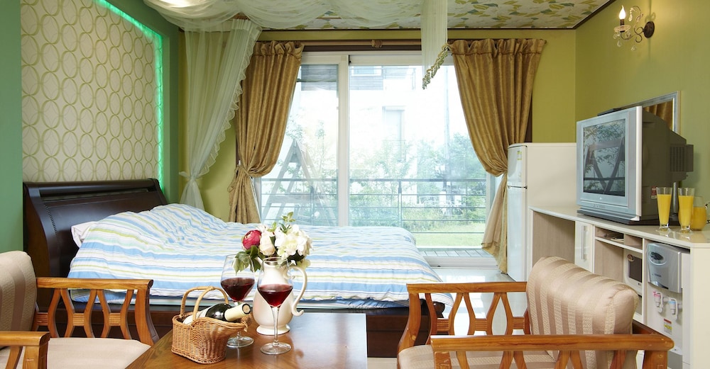 Club Olympia Pension & Resort