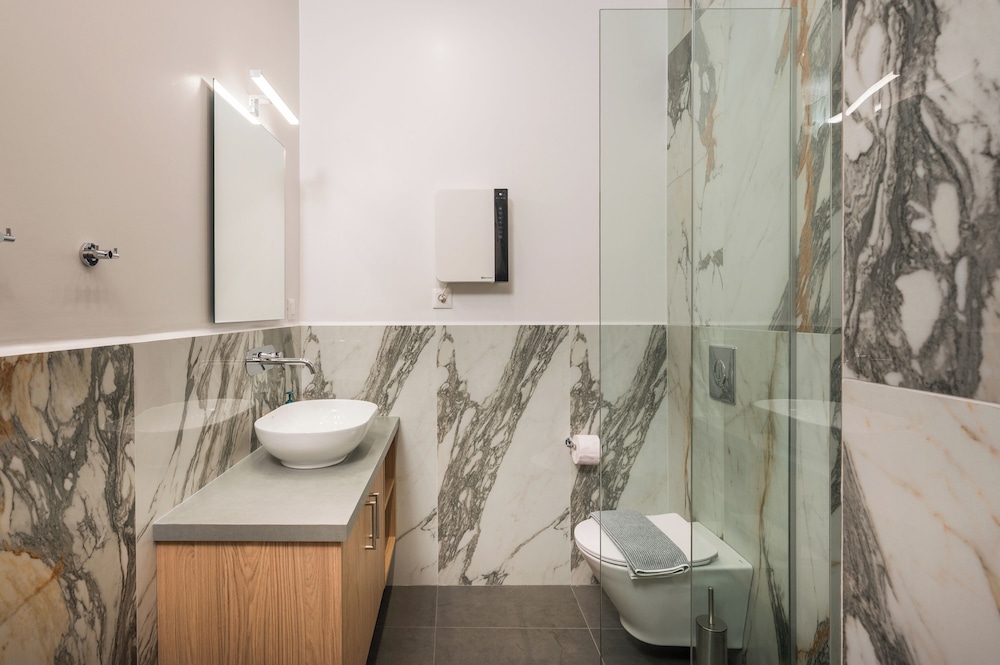 Lithos Residence