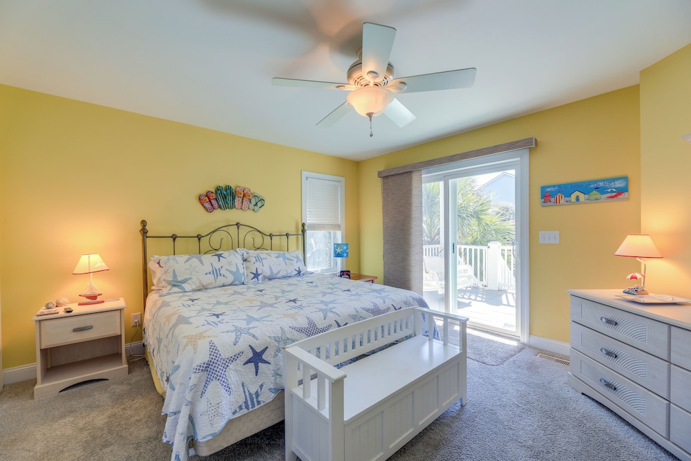 2 Blocks to Shore: Atlantic Beach Home w/ Views!