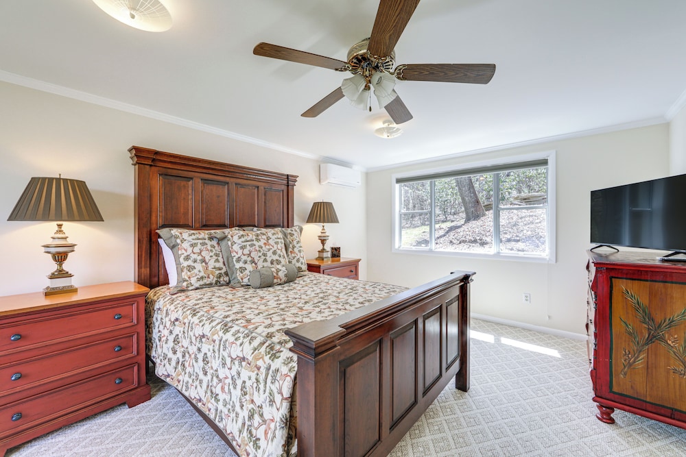 Mtn-view Home on Lake Glenville w/ Dock