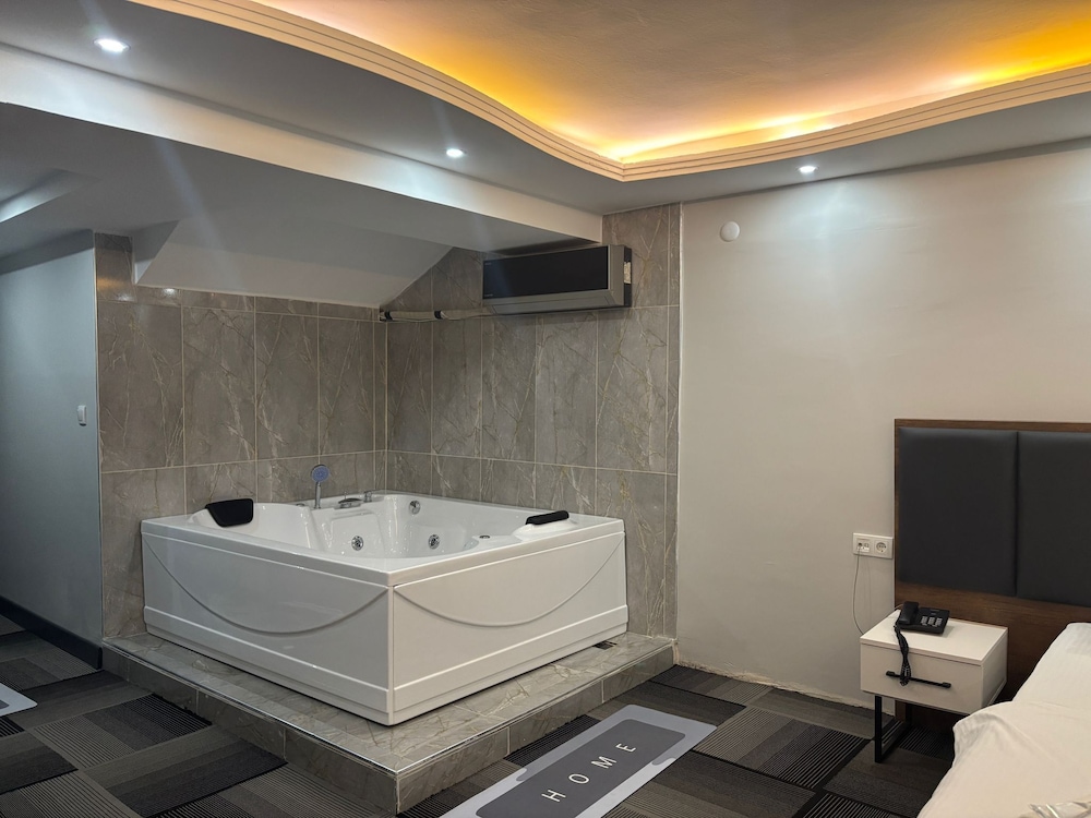 LİZBONİA OTEL