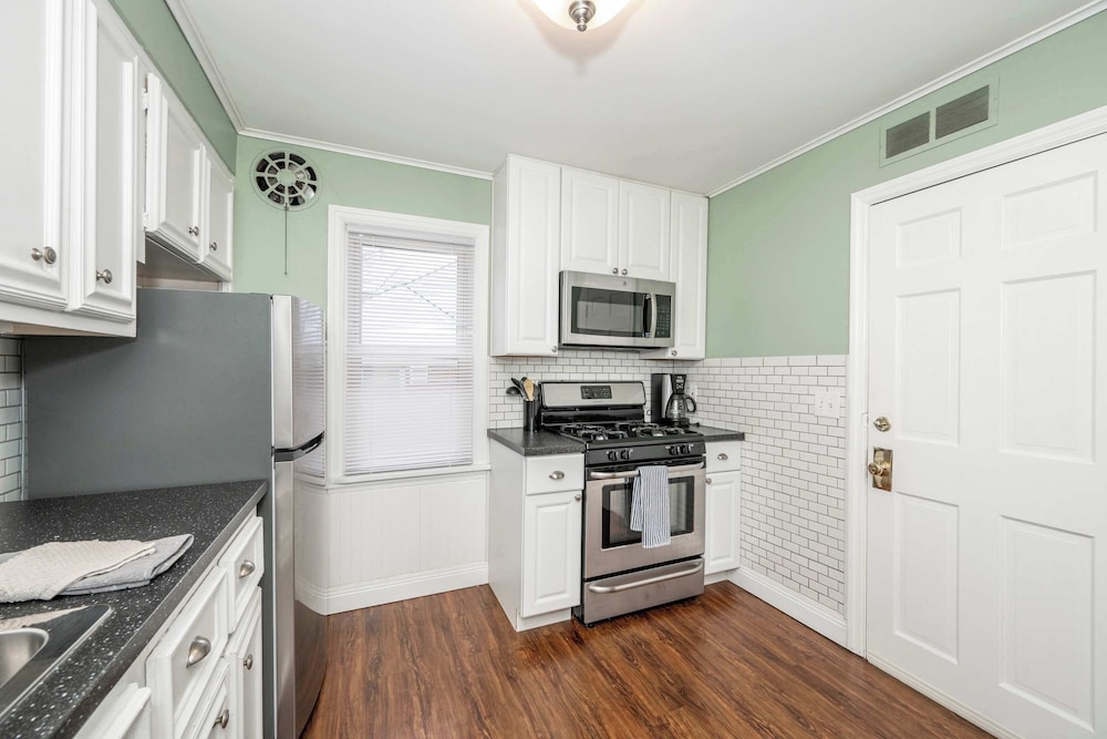 Kenwood Keys Suites for 12!