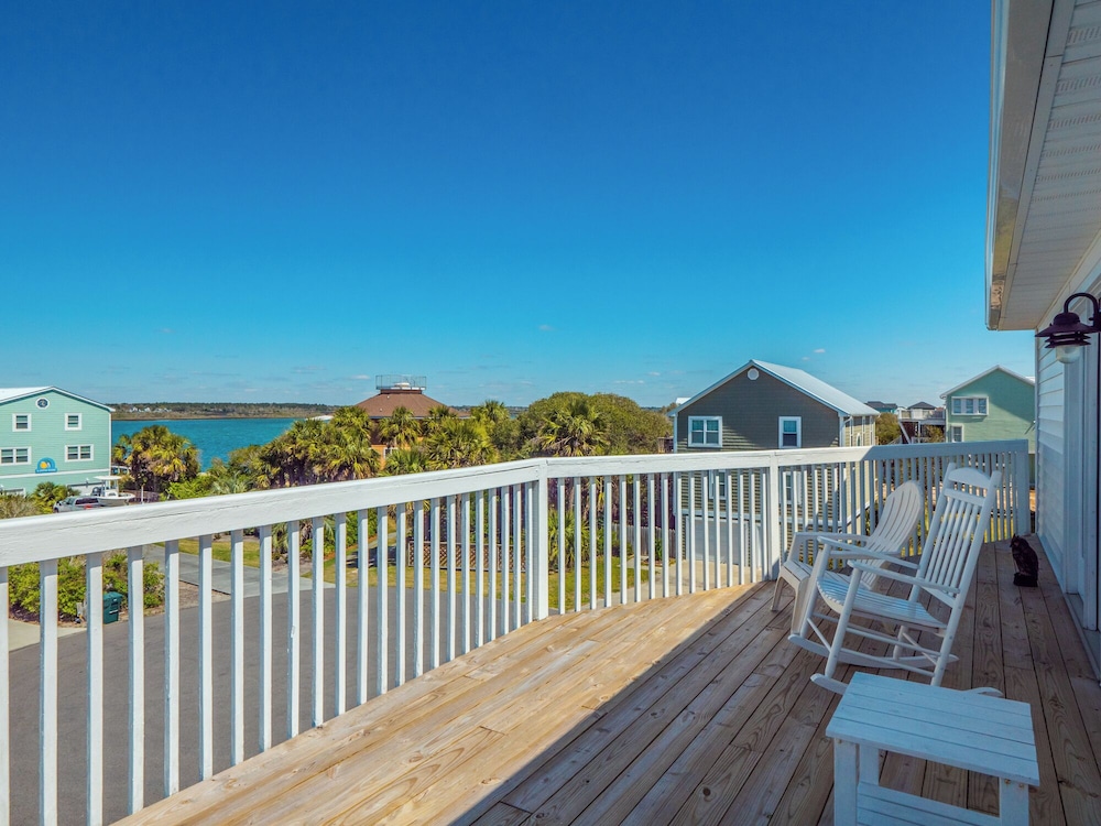 The Channel Marker by Topsail Realty