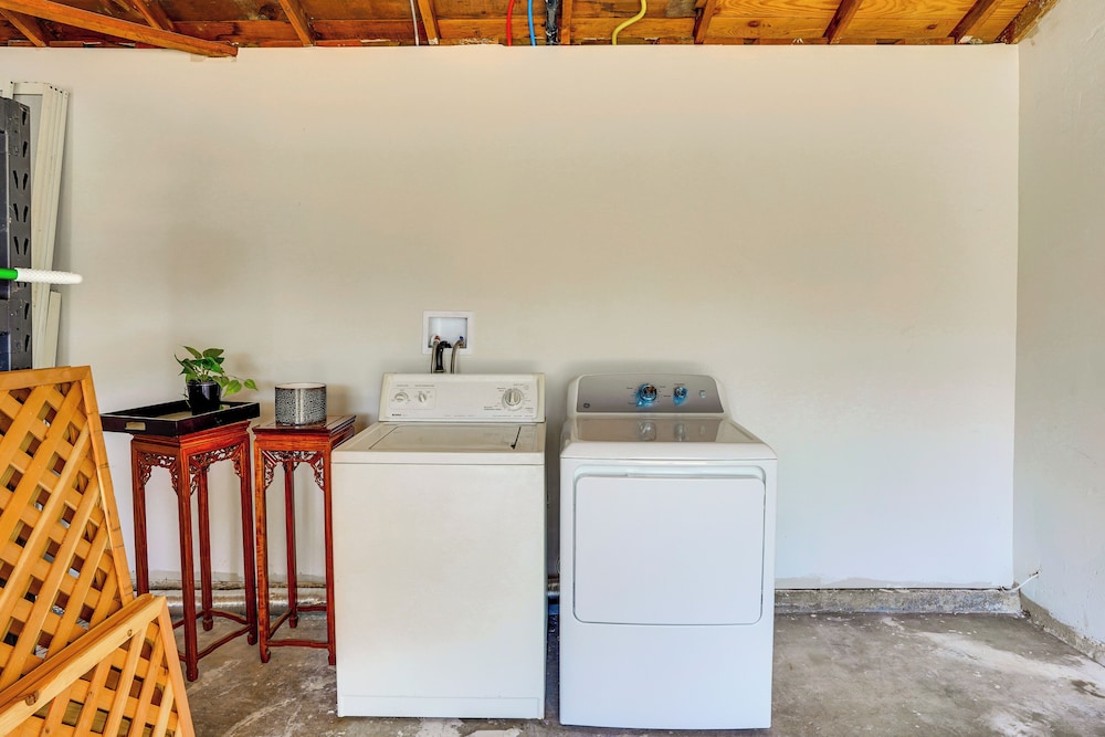 7 Mi Huntington Beach: Family Home w/ Patio!