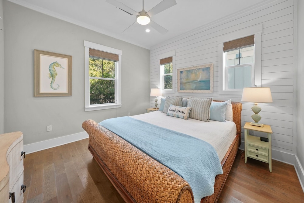 Sandy Bottoms 4 Bedroom Home by RedAwning view 2