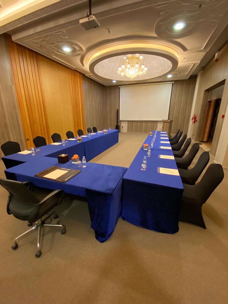 meeting & event spaces