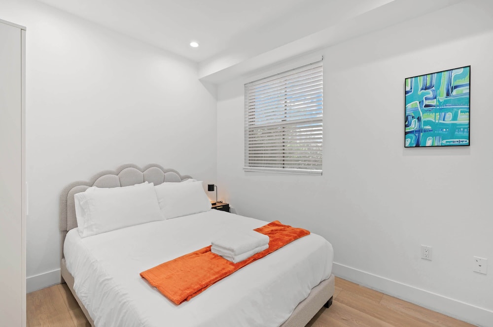 Not Affected by the Fire/modern 5BR Home With Parking, Near LA Attractions #4