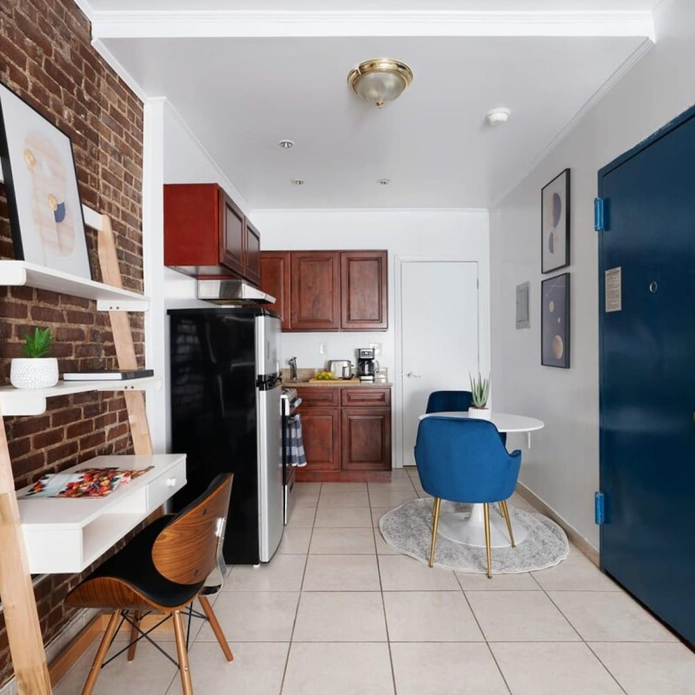 501-2fw Gorgeous Upper East Side Studio