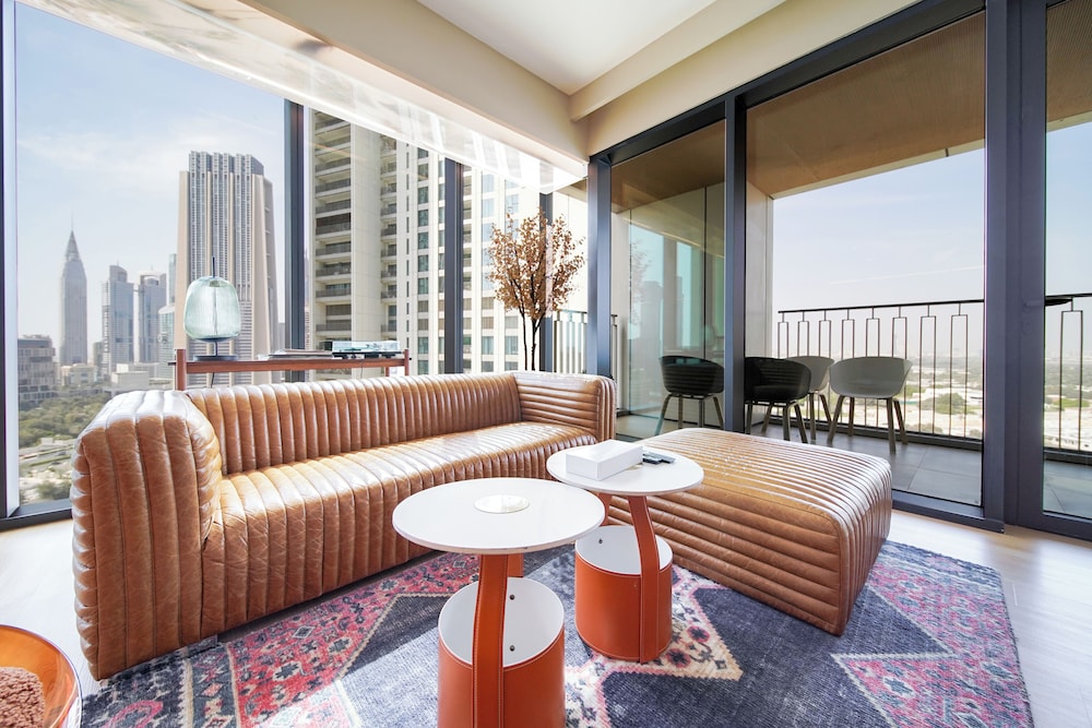 PVH - 2BR Artistic Retreat in Downtown Views 2