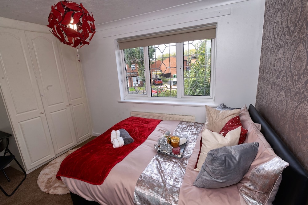 25 Mins to CL! London Amazing 2bedhome Sleeps 1-5