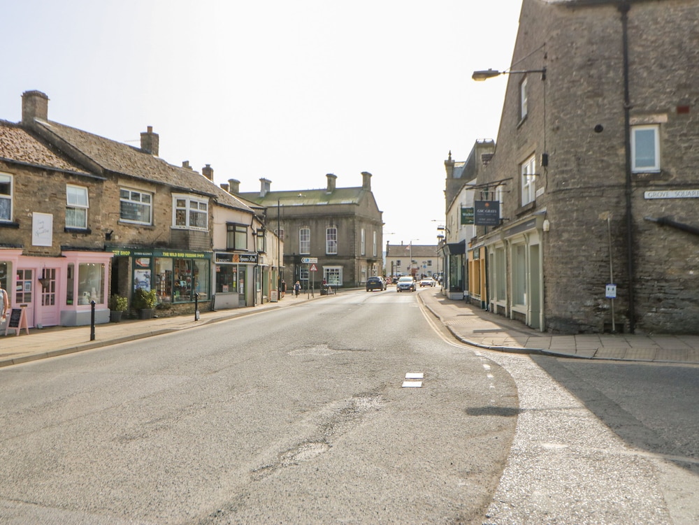 66 Dale Grove