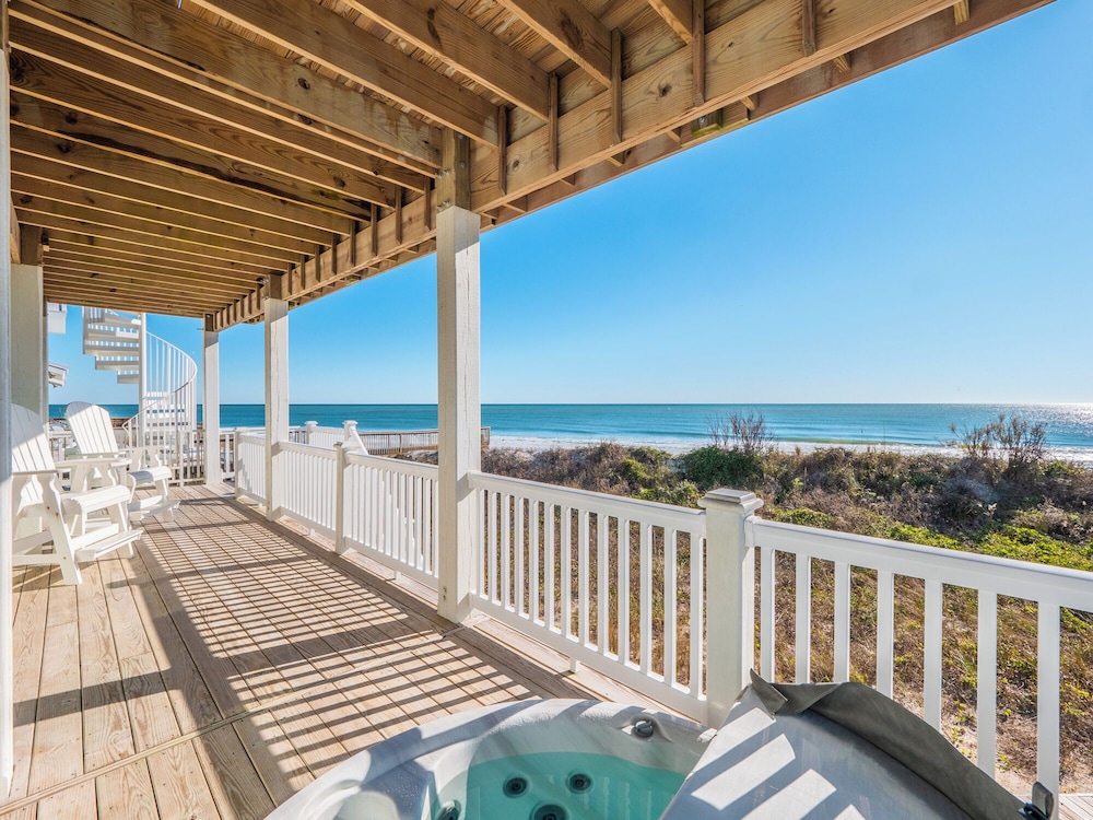 Sandy Feet by Topsail Realty