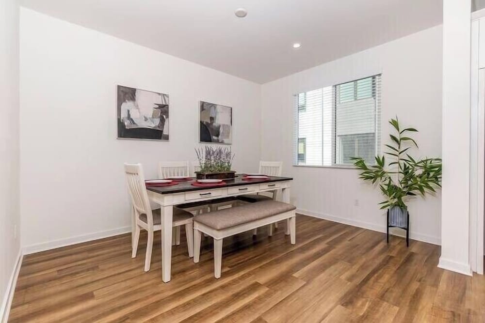 Private Room With Shared Bathroom