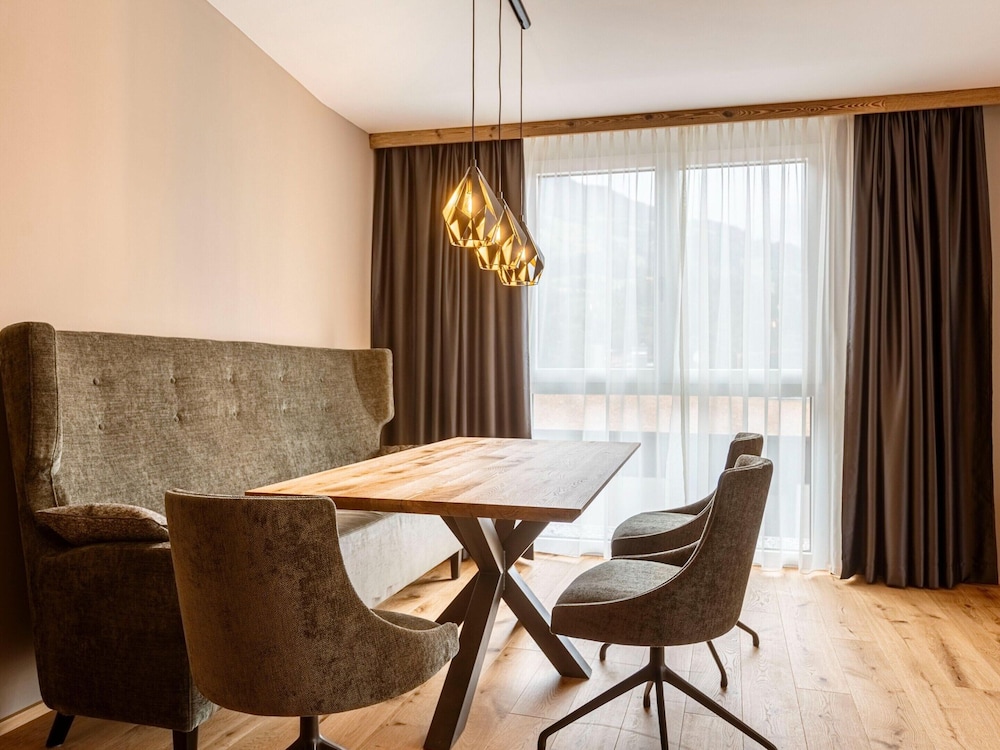Modern Holiday Apartment With 2 Bedrooms in Fugen