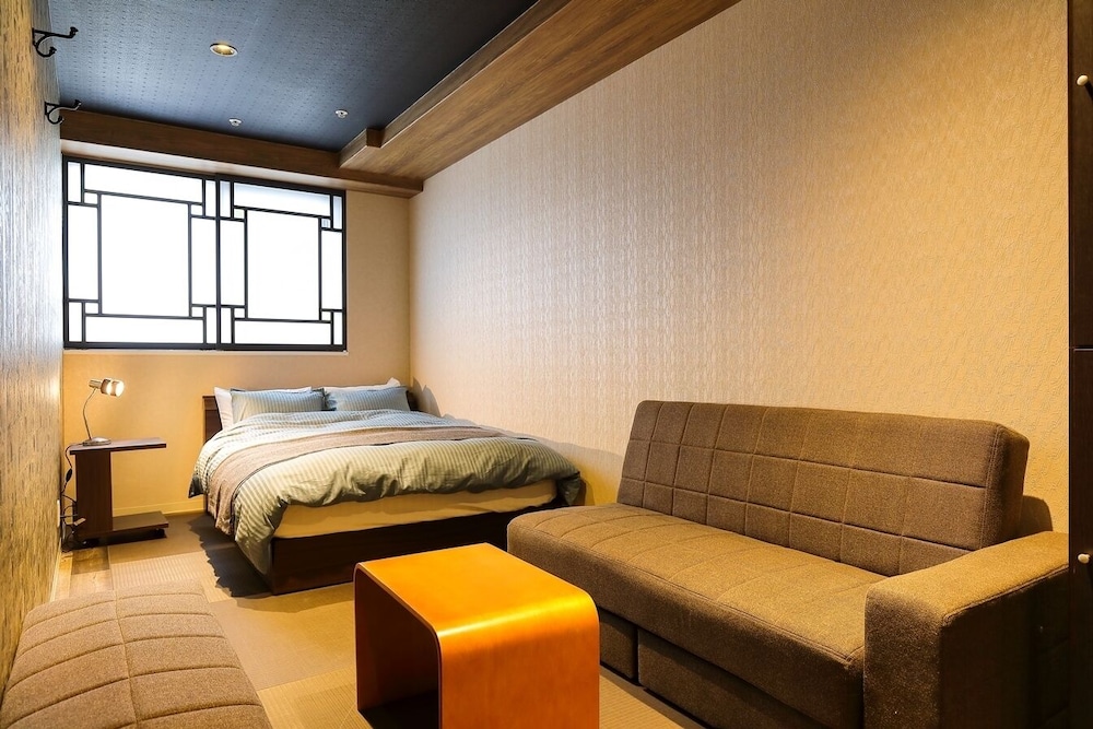 Guest House Kobe Nadeshikoya - Hostel