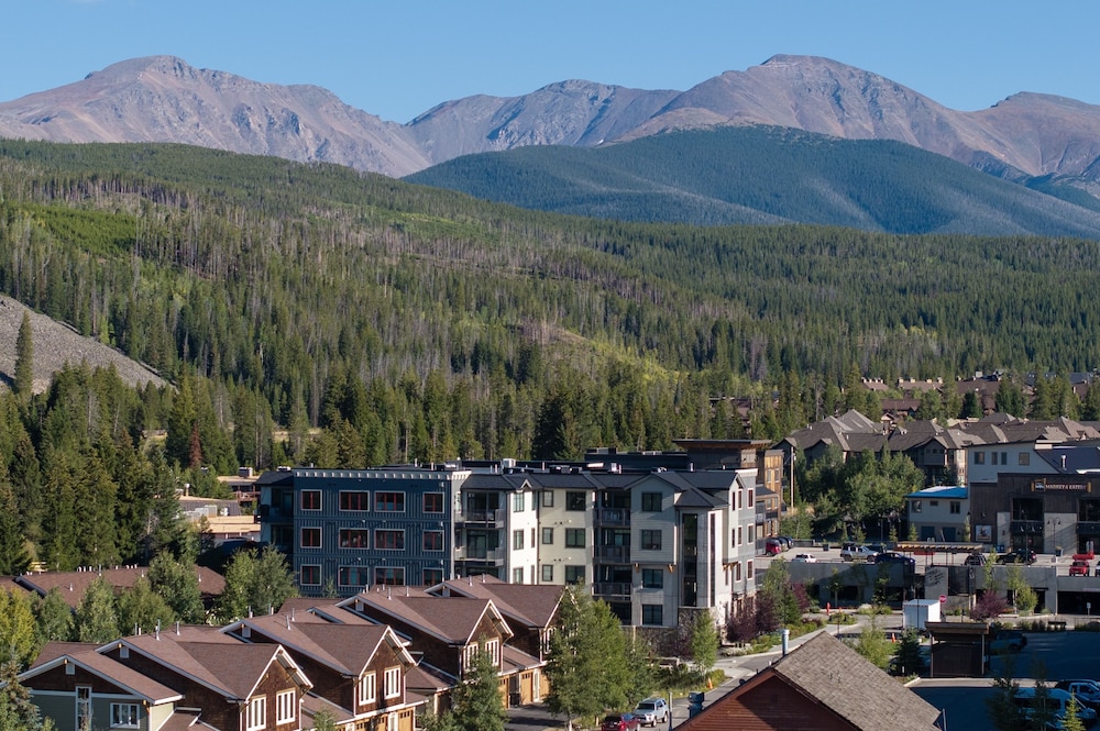 Downtown Flat 2 Bedroom Condo