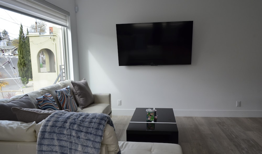 Dimond Abode Vacation Rental