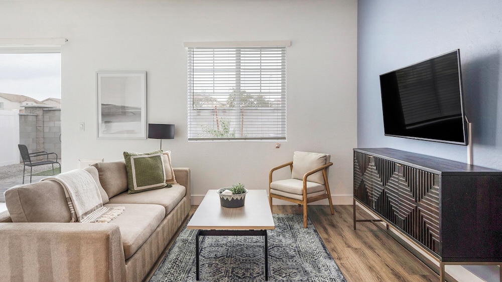 Landing Apartments Phoenix - Maryvale Village