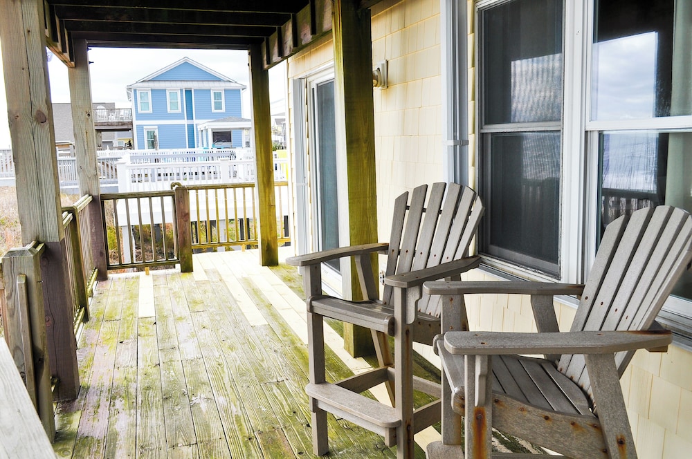 Sunflower Beach House by Topsail Realty