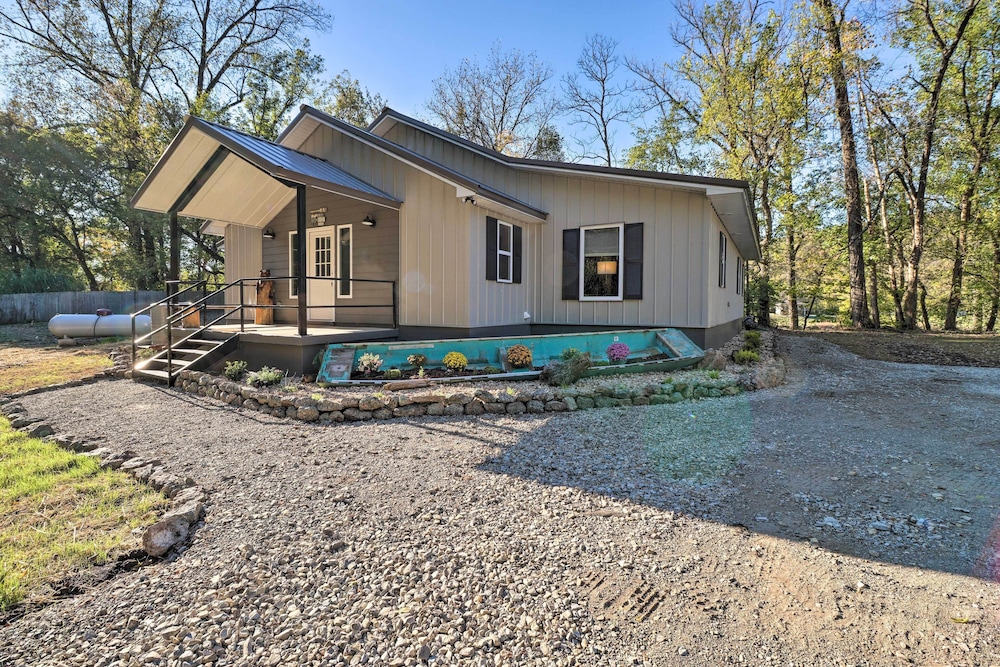 Mountain Home Vacations - Riverfront 'heaven on the White' w/ Covered Patio! - Property Image 1
