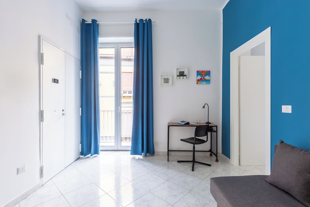 White&Blue Apartment at Sanità by Wonderful Italy