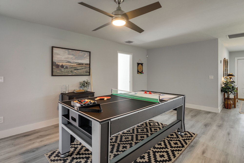 Game, Shop & Beach-hop: Family Home in Cape Coral