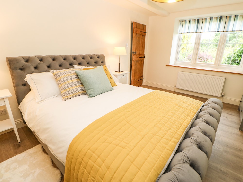The Cottage, 5 Richley Terrace