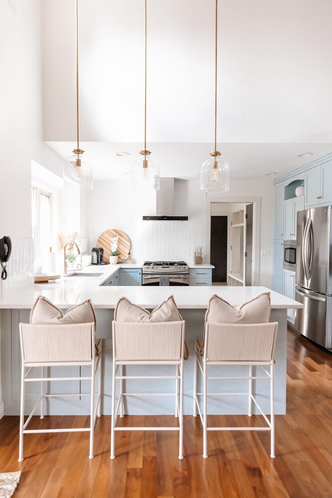 Private Luxury Oasis w Pool HT Parking-4