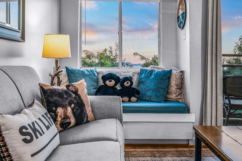 Heavenly View 2 Bedroom Condo