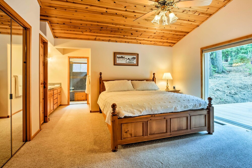 Lake Tahoe Vacations - Tahoe Donner Cabin: Deck, Trail Access, EV Charger - Property Image 23