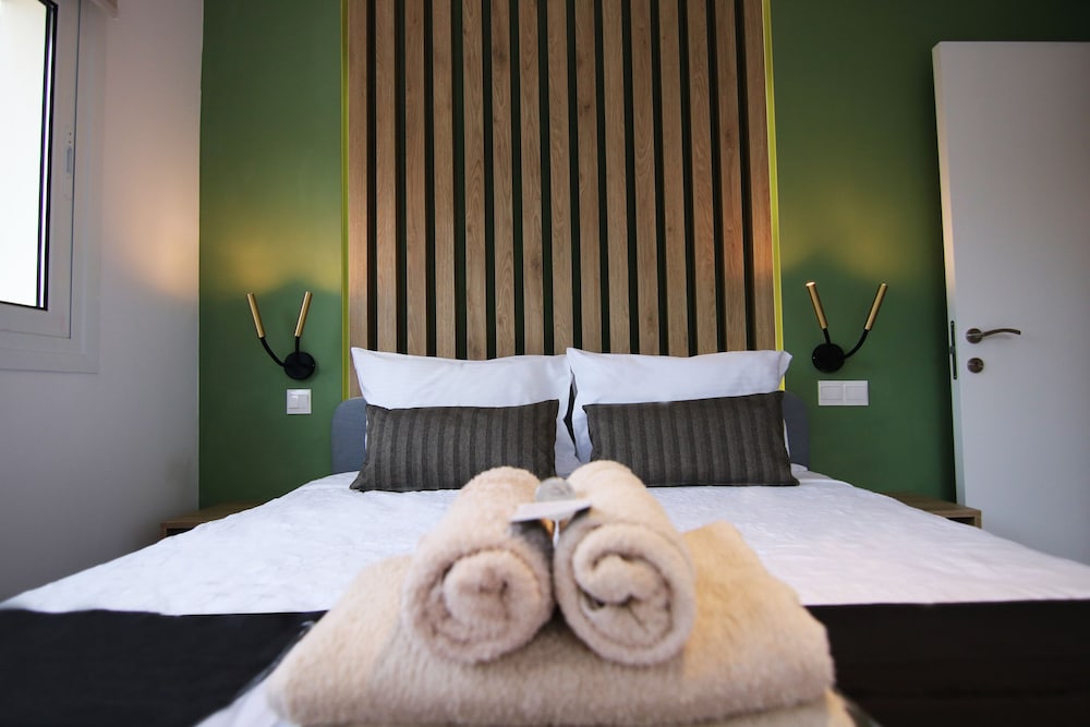 Phaedrus Living: Seaside Modern Flat Limnaria 123 view 3