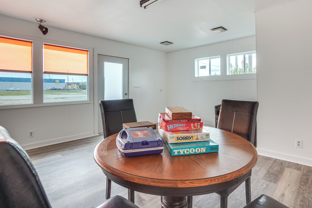 1 Mi to Shore: Lake Michigan Retreat w/ Game Room!