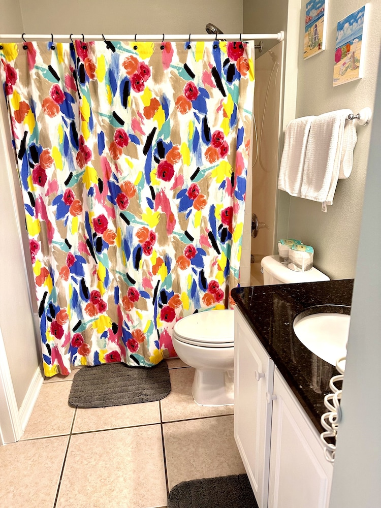 Sea Esta 3 Bedroom Condo by RedAwning view 4