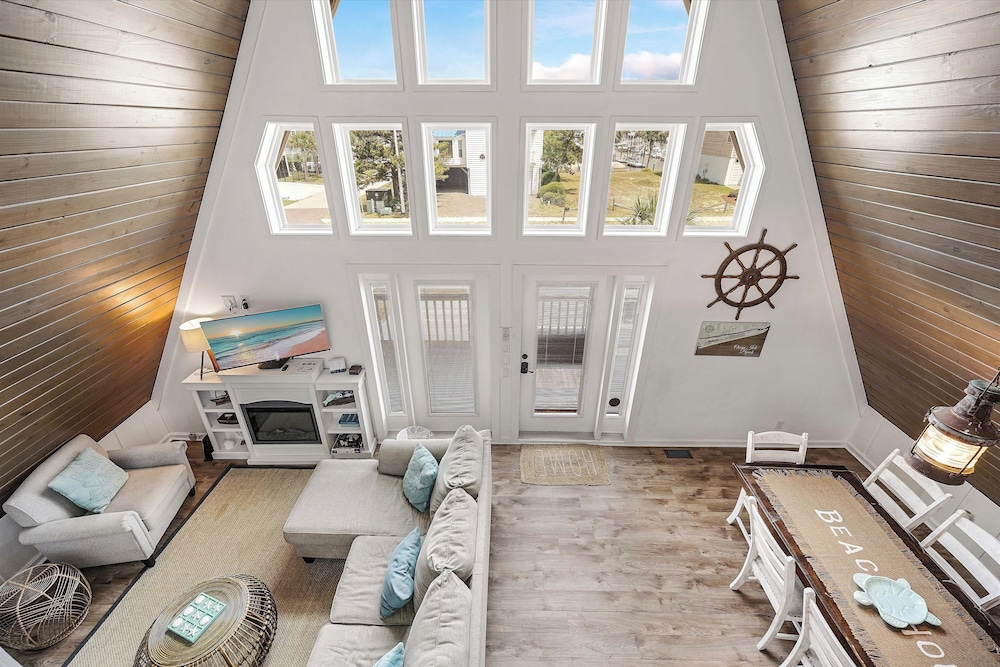 Unique A-frame Beach House: 'the Beacon at Oib'