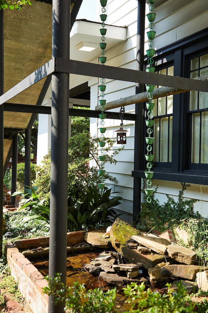 Apt1 Edenbrae - Serene Walkable Modern Retreat Named Best in Bham