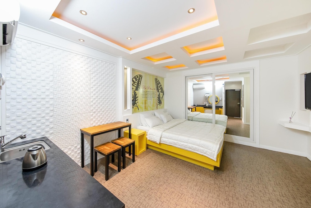 hotel room