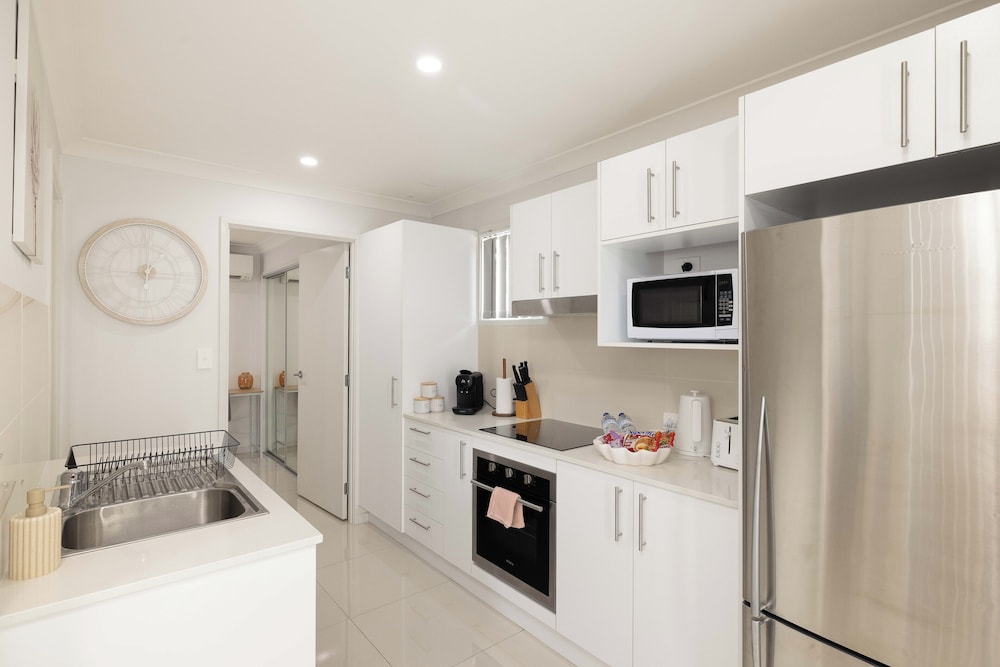 Smart Suites Self Check-in Apartments - 39A Freney