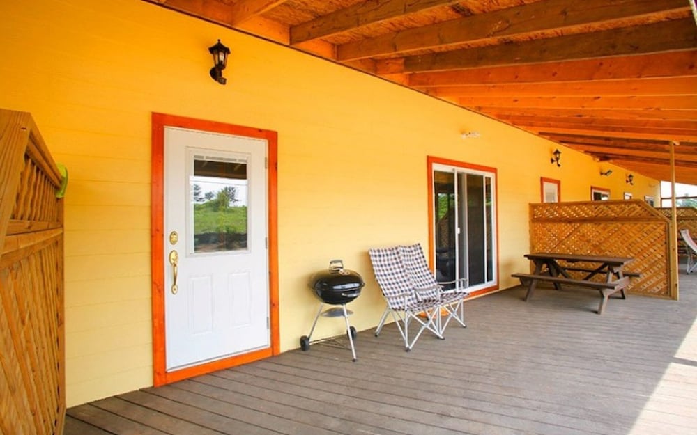 Jeju Jarak Pension view 3