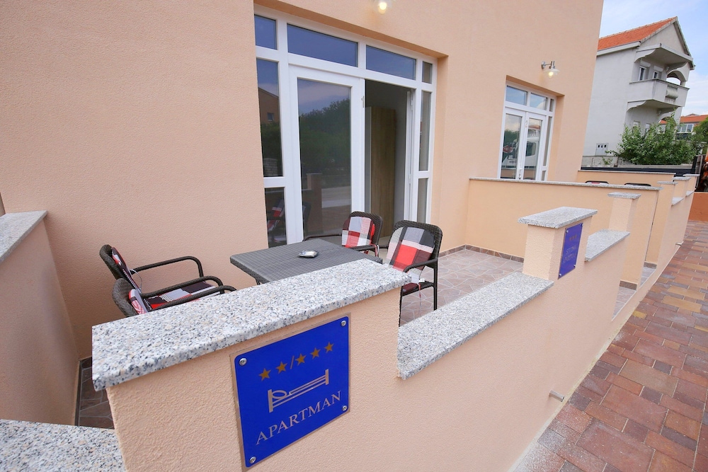 Apartments Kapetan