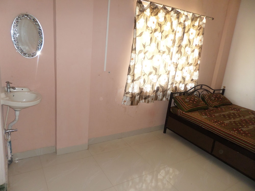 Hotel Ladli Lodging