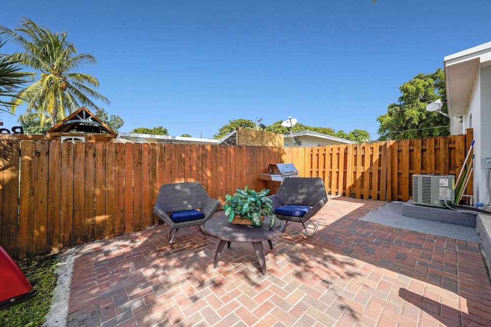 Sunny Waterside A in Dania Beach