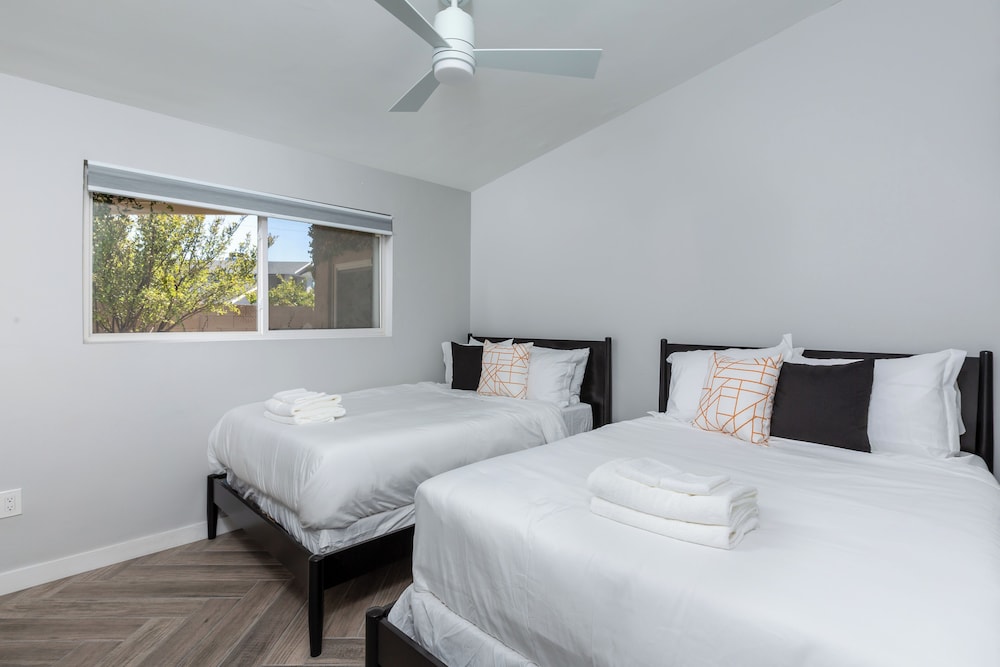 Sunhaven -pool Heat Available - Walk to Old Town