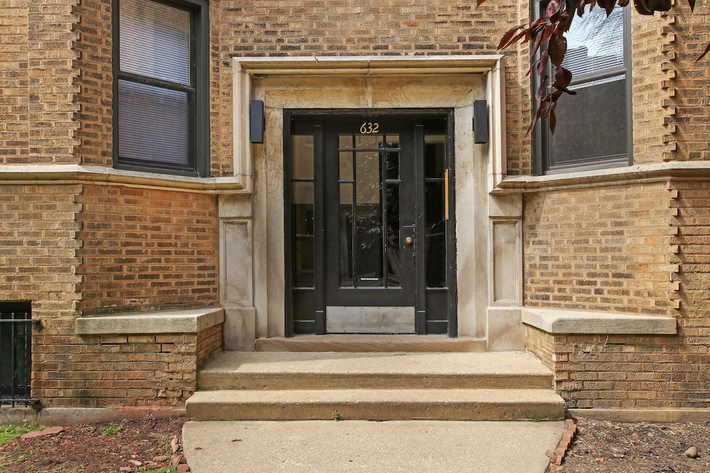 Chicago Lifestyle 3BR Apt in Lake View view 4