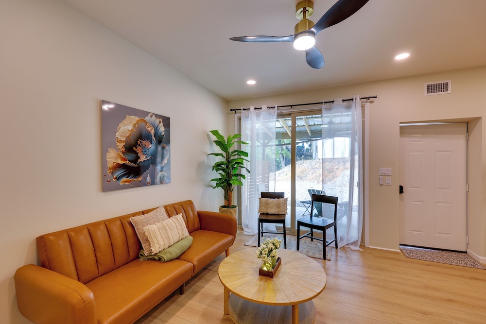 Duplex w/ Furnished Patio Near Lake Ouachita!